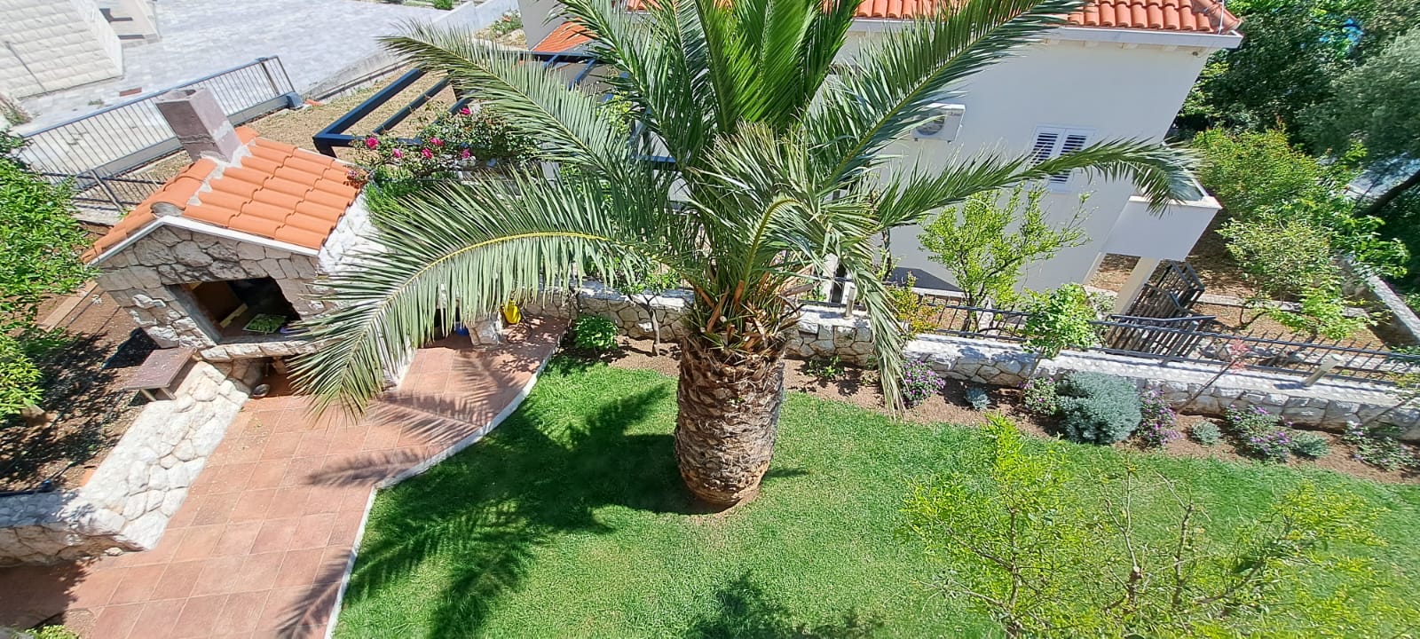 Apartmani unutar kuće, potpuno uređeni i spremni za iznajmljivanje